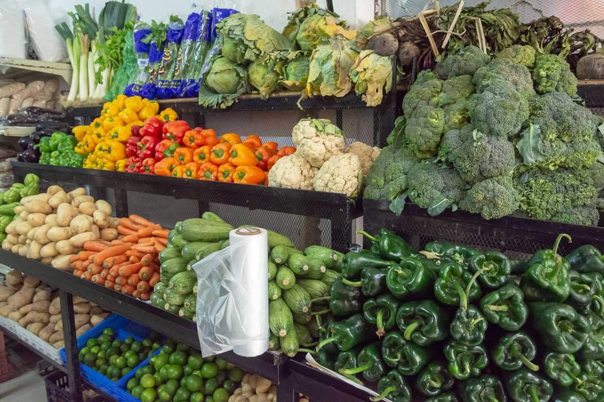 Leeks, celery, lettuce, broccoli, beets, broccoli, cauliflower, bell peppers, eggplant, chayote, potatoes, carrots, zucchini, poblano peppers, limes.