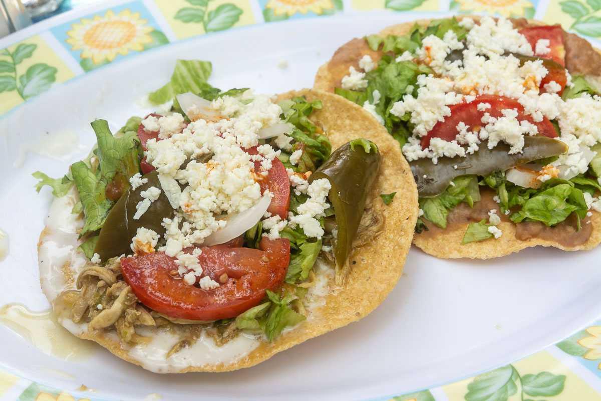 Tostadas at Café en Acallí in Ajijic