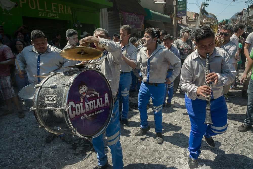 A real banda with real instruments.