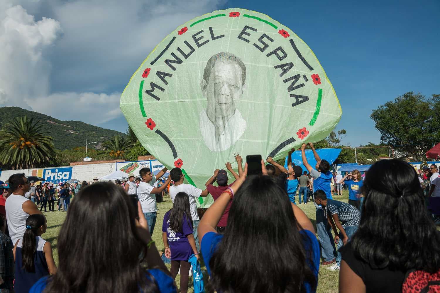 This balloon from 2016 honored Manuel España, an important person in the Church and the local community, who had died earlier in the year.