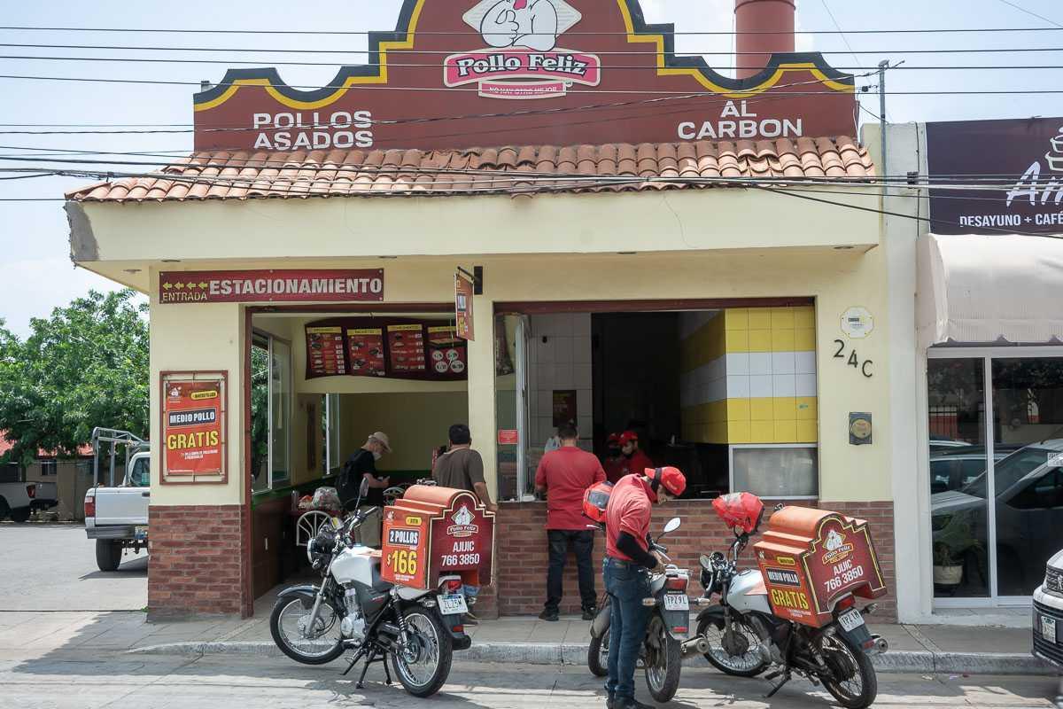 El Pollo Feliz