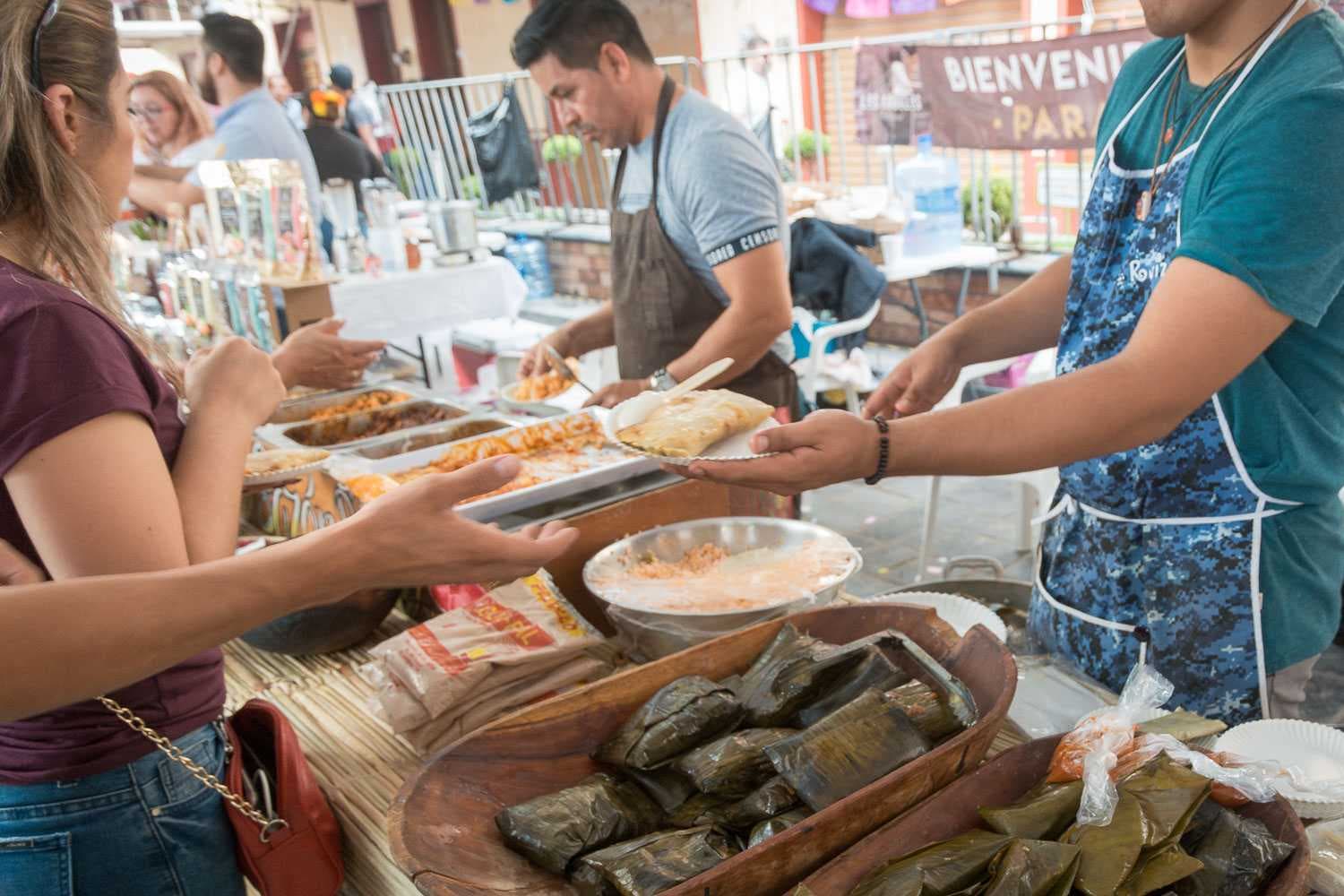 Food stalls and merchants, usually from out-of-state like Oaxaca or Aguascalientes, set up shop in the Ixtlahuacán plaza.