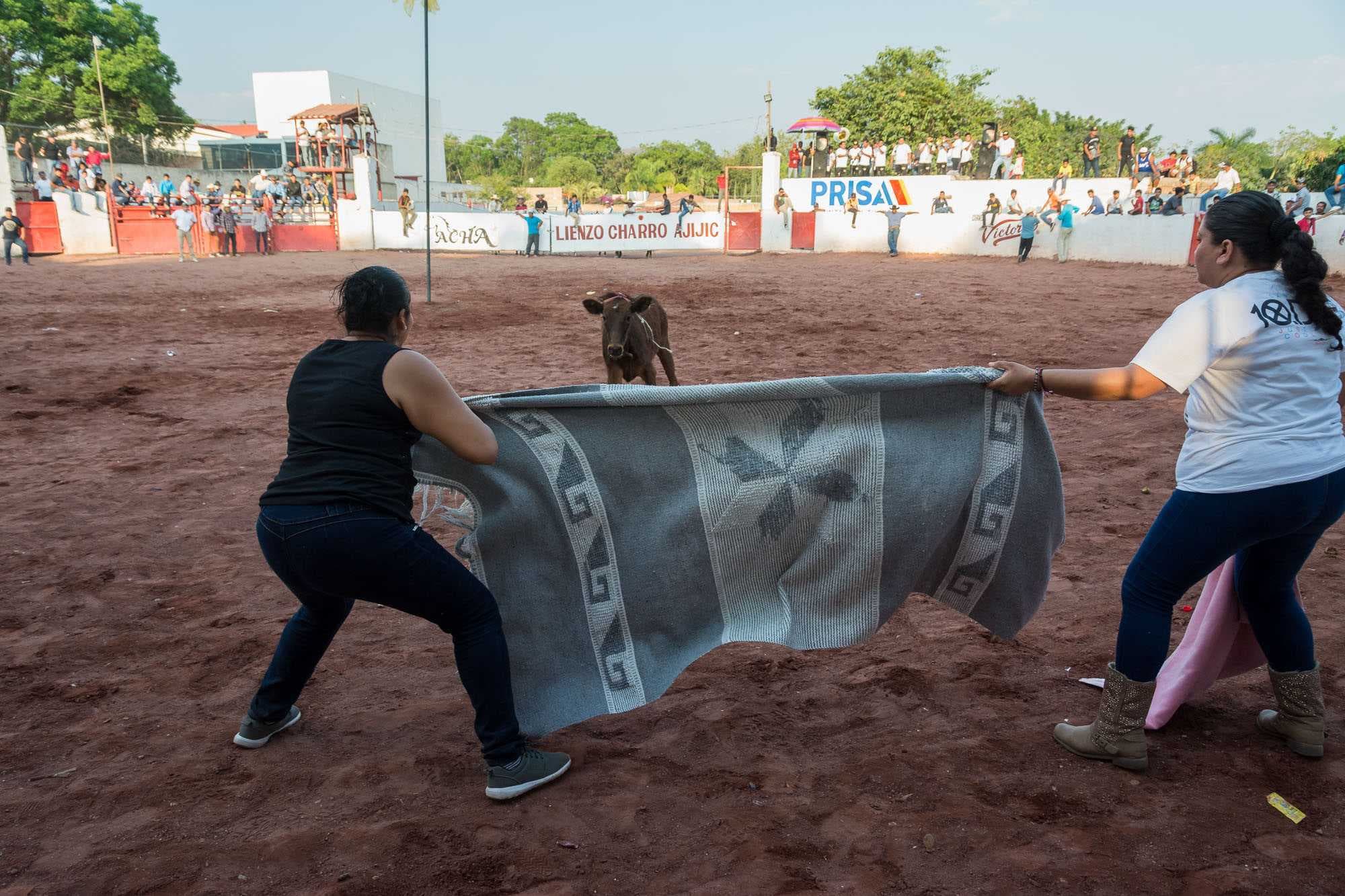 In Ajijic, some families go to the bull riding ring, called el lienzo charro, to participate in games and contests for Mother's Day.